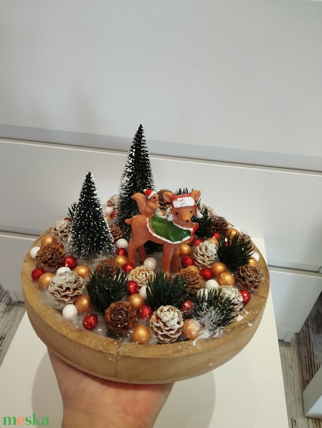 Téli, karácsonyi asztaldísz, őzikével, fenyőkkel - karácsony - adventi díszek - adventi asztaldísz - Meska.hu
