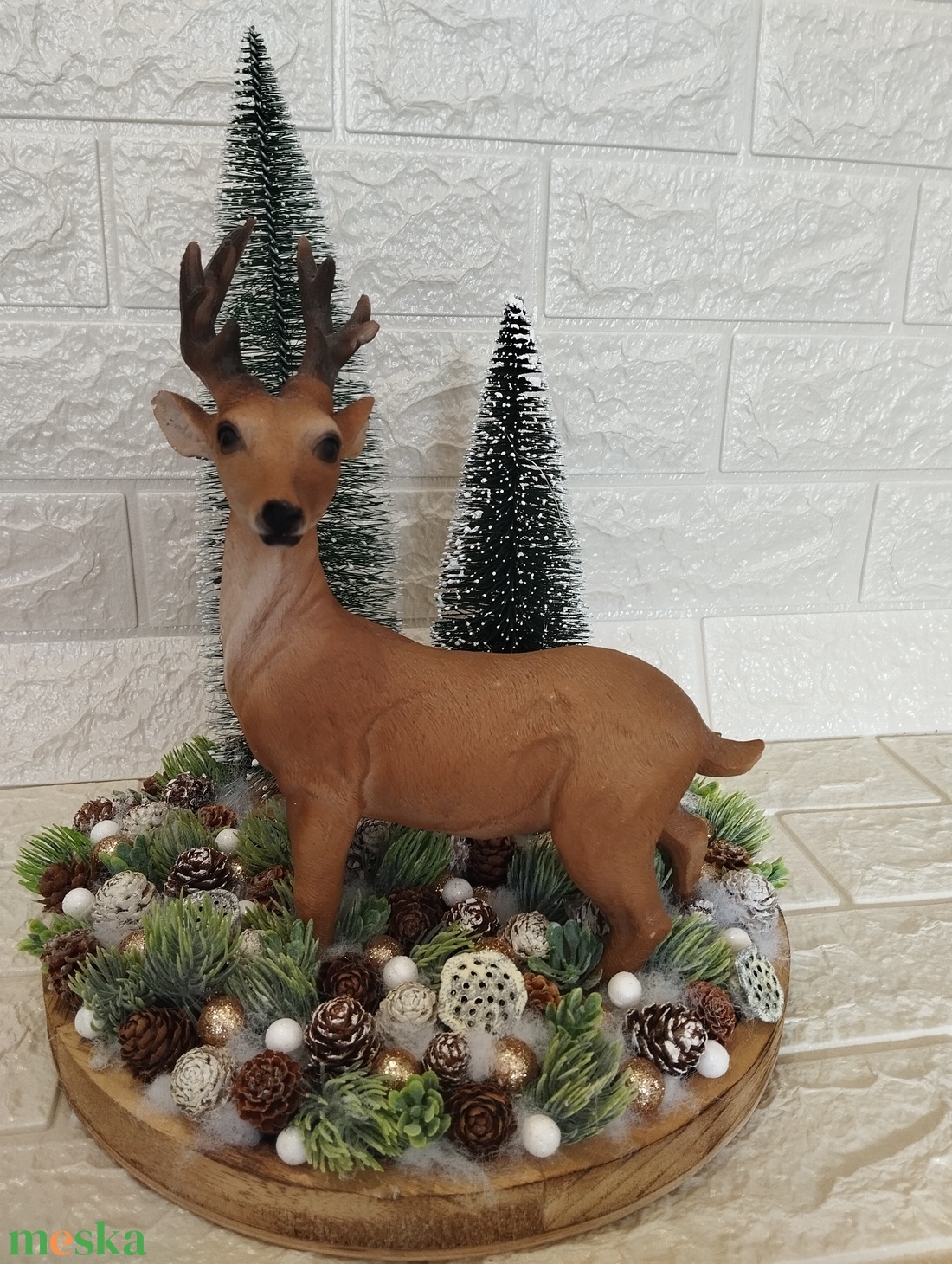 Fa tálcás téli asztaldísz, LED, hatalmas szarvassal - karácsony - adventi díszek - adventi asztaldísz - Meska.hu