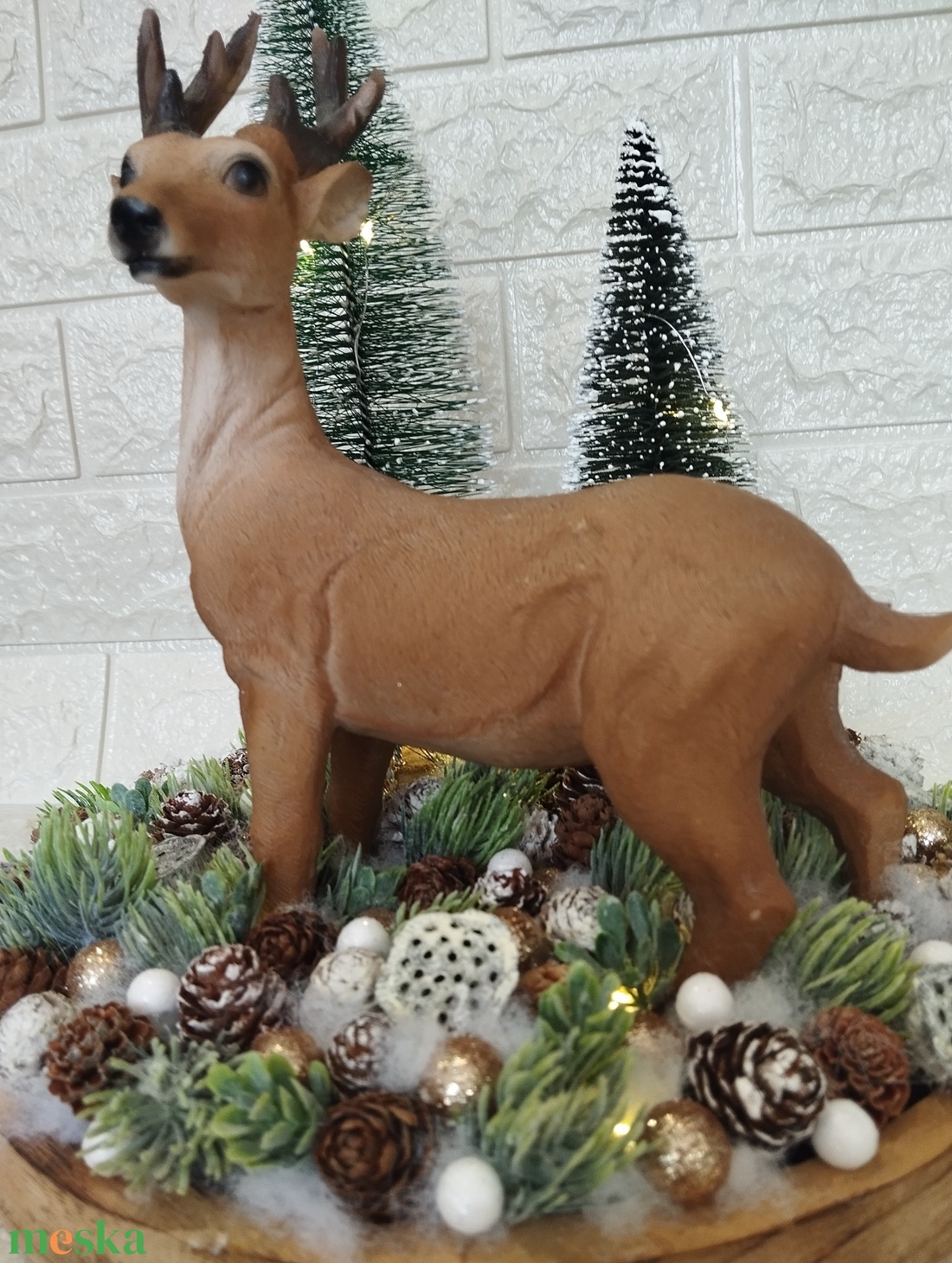 Fa tálcás téli asztaldísz, LED, hatalmas szarvassal - karácsony - adventi díszek - adventi asztaldísz - Meska.hu
