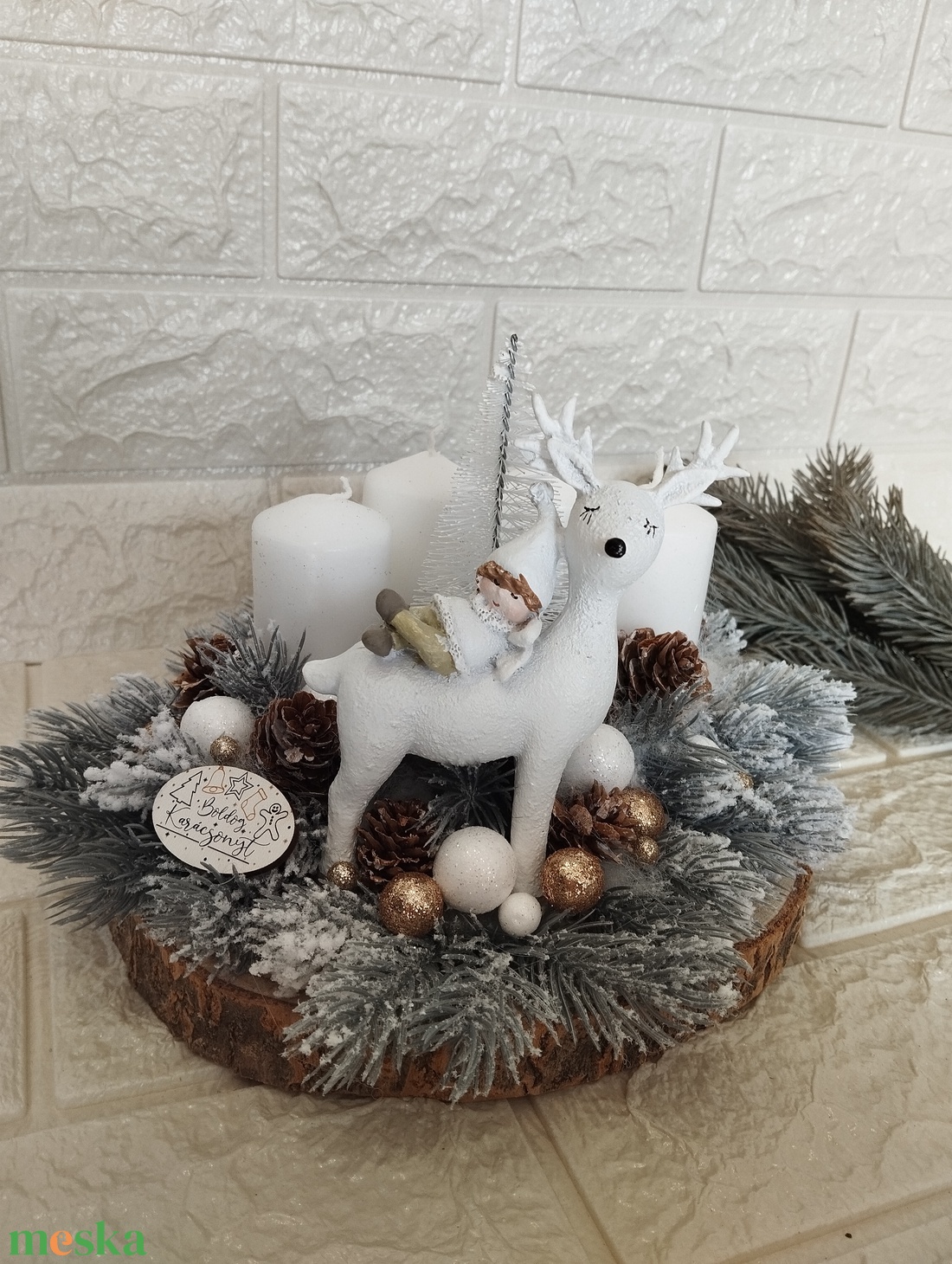 Fa szeletes adventi asztaldísz, fehér, pezsgő, szarvassal - karácsony - adventi díszek - adventi asztaldísz - Meska.hu Fa szeletes adventi asztaldísz, fehér, pezsgő, szarvassal - karácsony - adventi díszek - adventi asztaldísz - Meska.hu