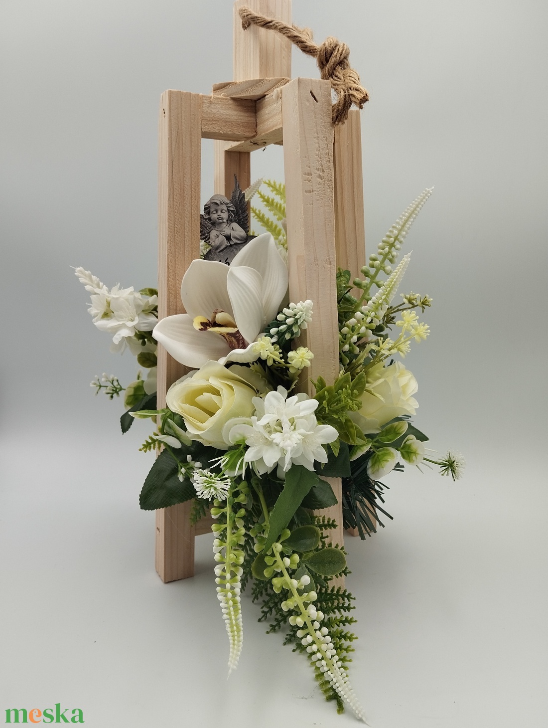 Fa álló lámpás sírdísz, cymbidium és rózsa - otthon & életmód - vallás - temetkezési tárgy - sírcsokor, virág dekoráció - Meska.hu