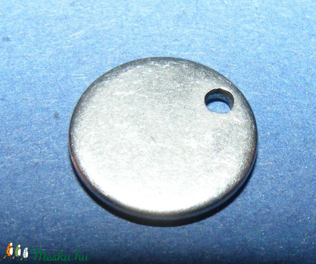 Nemesacél medál (STAS-31 minta) - ? 8x1 mm - gyöngy, ékszerkellék - Meska.hu Nemesacél medál (STAS-31 minta) - ? 8x1 mm - gyöngy, ékszerkellék - Meska.hu