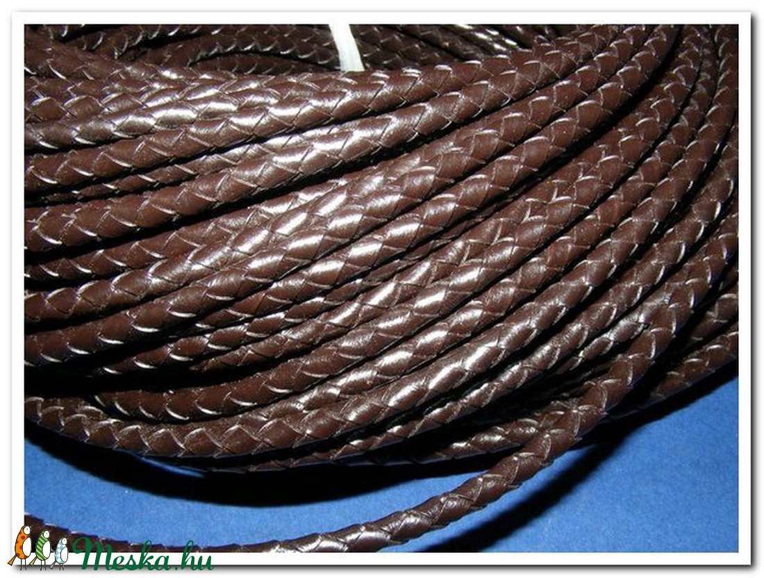 Fonott bőrszíj - 5 mm (1. minta/0,5 m) - sötétbarna - vegyes alapanyag - egyéb alapanyag - Meska.hu Fonott bőrszíj - 5 mm (1. minta/0,5 m) - sötétbarna - vegyes alapanyag - egyéb alapanyag - Meska.hu