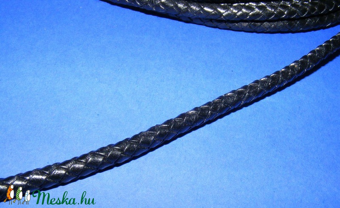 Fonott bőrszíj - 6 mm (4. minta/0,5 m) - fekete - vegyes alapanyag - egyéb alapanyag - Meska.hu Fonott bőrszíj - 6 mm (4. minta/0,5 m) - fekete - vegyes alapanyag - egyéb alapanyag - Meska.hu