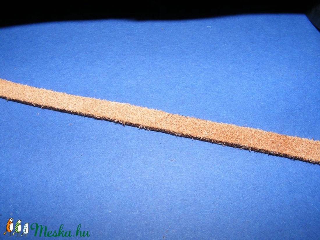 Lapos bőrszíj - 7x2 mm (10. minta/1 m) - sötétbarna - vegyes alapanyag - egyéb alapanyag - Meska.hu Lapos bőrszíj - 7x2 mm (10. minta/1 m) - sötétbarna - vegyes alapanyag - egyéb alapanyag - Meska.hu