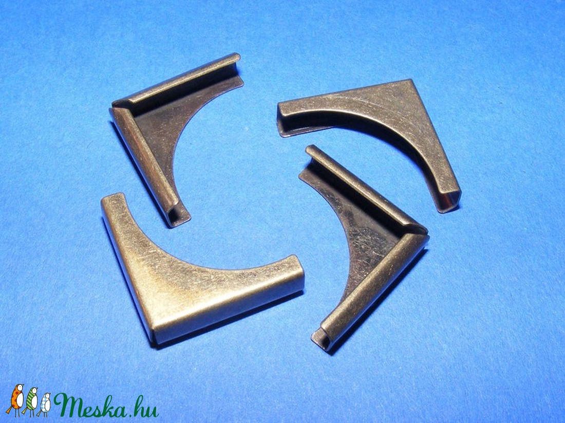 Fémsarok (6. minta/1 db) - 20x20 mm - csat, karika, zár - Meska.hu Fémsarok (6. minta/1 db) - 20x20 mm - csat, karika, zár - Meska.hu