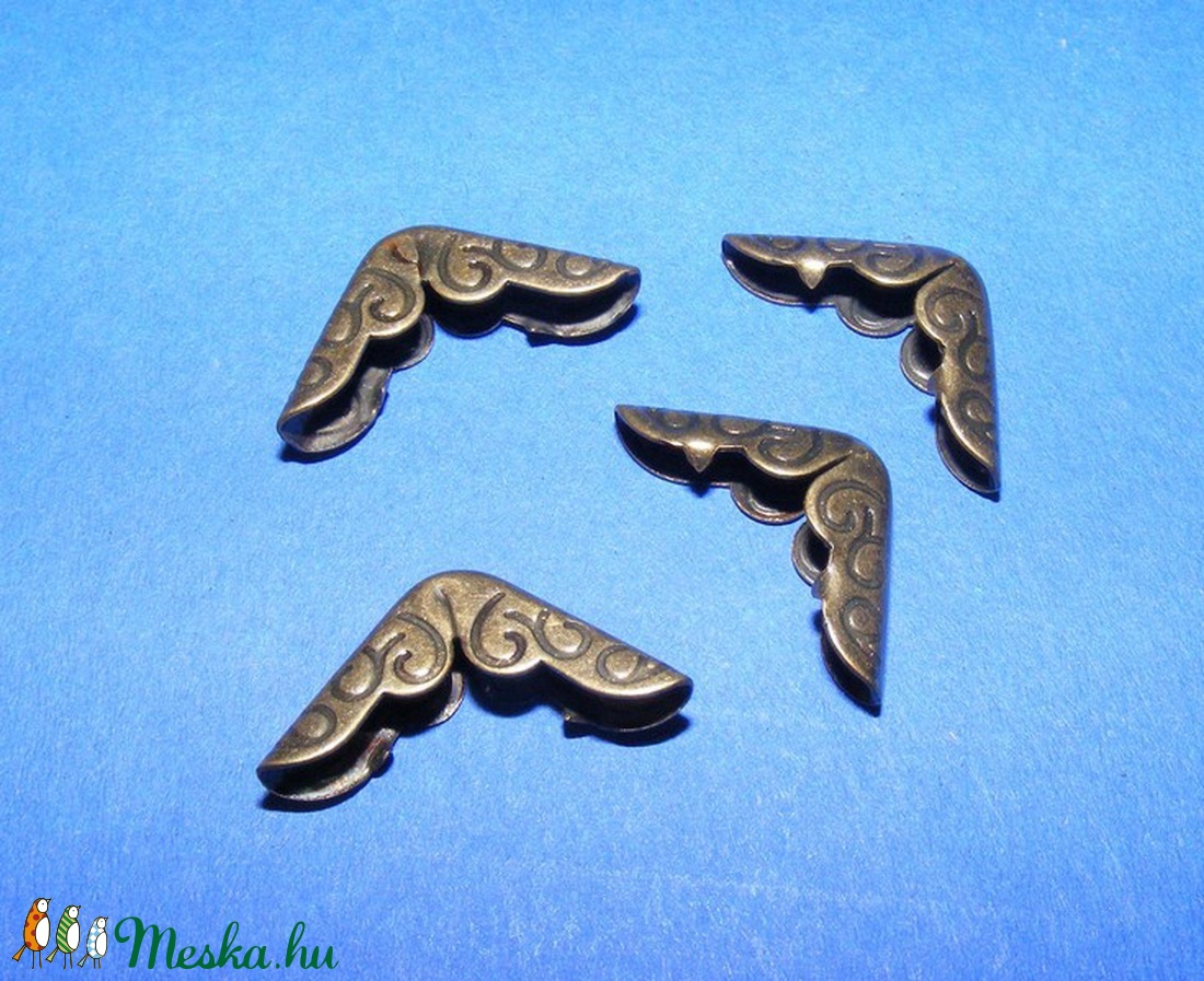 Fémsarok (5. minta/1 db) - 14x14 mm - csat, karika, zár - Meska.hu Fémsarok (5. minta/1 db) - 14x14 mm - csat, karika, zár - Meska.hu