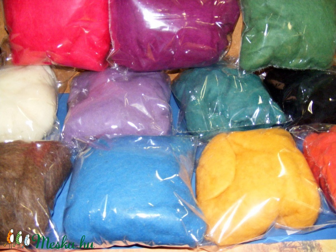 Festett gyapjú (5 g) - kék - textil - Meska.hu Festett gyapjú (5 g) - kék - textil - Meska.hu