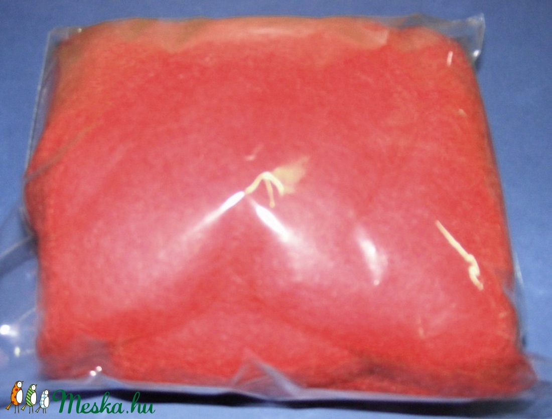 Festett gyapjú (5 g) - piros - textil - Meska.hu Festett gyapjú (5 g) - piros - textil - Meska.hu