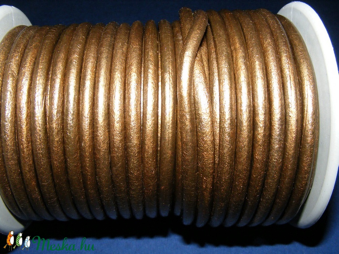 Hasított bőrszíj - 5 mm (5. minta/1 m) - bronz (metál) - vegyes alapanyag - egyéb alapanyag - Meska.hu Hasított bőrszíj - 5 mm (5. minta/1 m) - bronz (metál) - vegyes alapanyag - egyéb alapanyag - Meska.hu