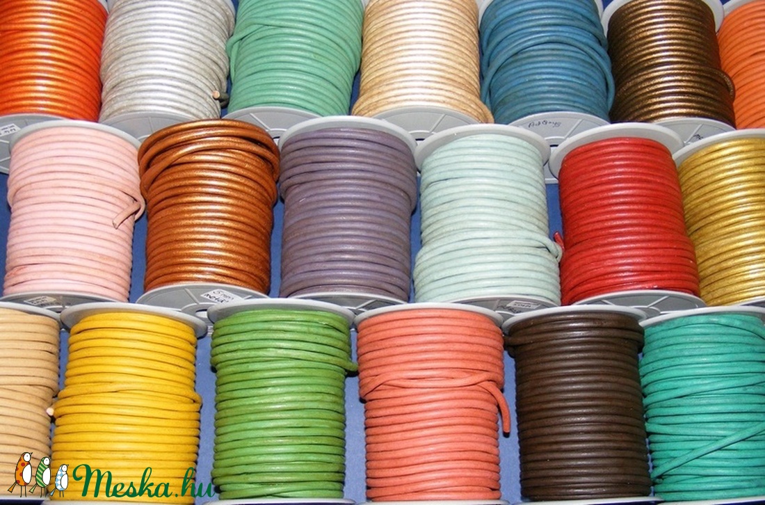 Hasított bőrszíj - 5 mm (5. minta/1 m) - bronz (metál) - vegyes alapanyag - egyéb alapanyag - Meska.hu Hasított bőrszíj - 5 mm (5. minta/1 m) - bronz (metál) - vegyes alapanyag - egyéb alapanyag - Meska.hu