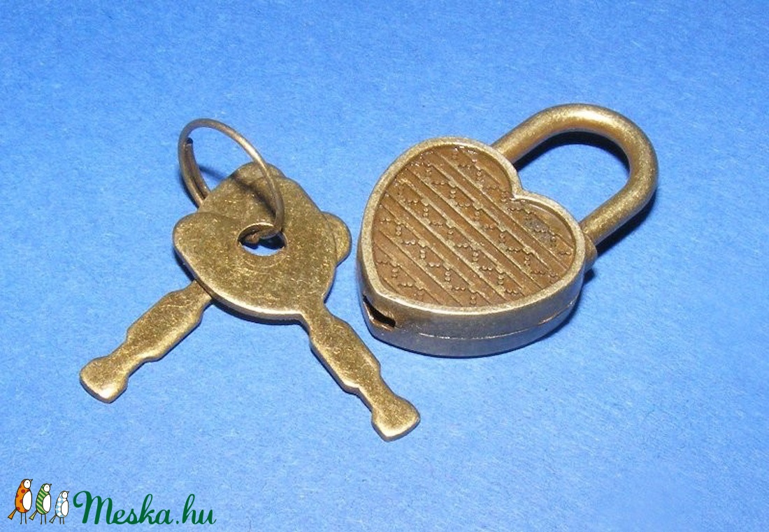Lakat pánt szív alakú lakattal (1 készlet) - csat, karika, zár - Meska.hu Lakat pánt szív alakú lakattal (1 készlet) - csat, karika, zár - Meska.hu