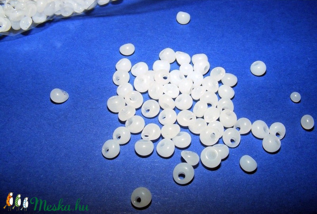 Japán fánkgyöngy (7. minta/10 g) - szolid fehér - gyöngy, ékszerkellék - Meska.hu Japán fánkgyöngy (7. minta/10 g) - szolid fehér - gyöngy, ékszerkellék - Meska.hu