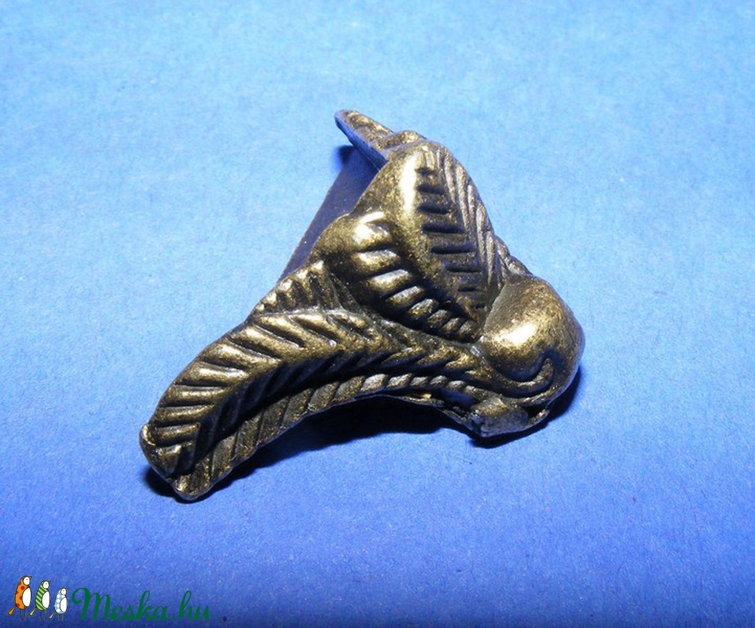 Doboz láb (4. minta/4 db) - 15x20 mm - csat, karika, zár - Meska.hu Doboz láb (4. minta/4 db) - 15x20 mm - csat, karika, zár - Meska.hu