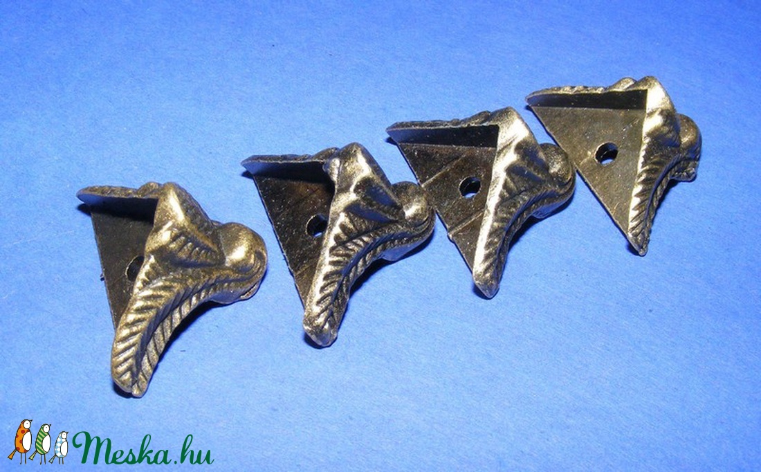 Doboz láb (4. minta/4 db) - 15x20 mm - csat, karika, zár - Meska.hu Doboz láb (4. minta/4 db) - 15x20 mm - csat, karika, zár - Meska.hu