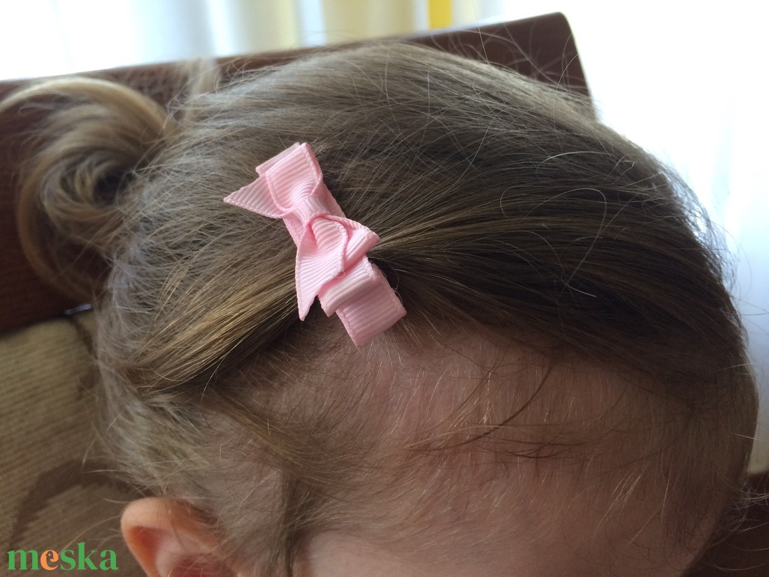 Rózsaszín kicsi masnis hajcsat több színben - ruha & divat - hajdísz & hajcsat - hajcsat & hajtű - Meska.hu