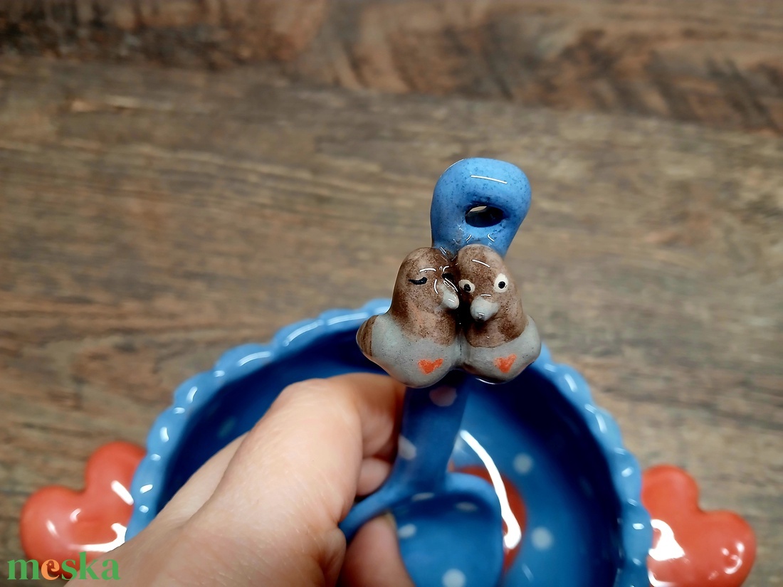 Egyedi pöttyös ,szerelmes galamb páros, virágos müzlis tál kanállal Valentin napra - otthon & életmód - konyhafelszerelés, tálalás - tálalás - bögre & csésze - Meska.hu