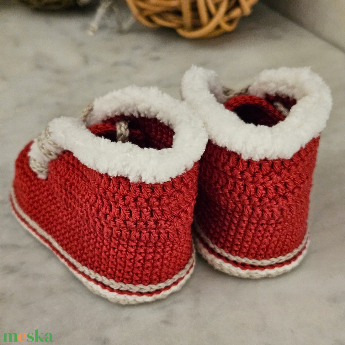 Fűzős babacipő plüss szegéllyel (piros) - ruha & divat - babaruha & gyerekruha - babacipő - Meska.hu
