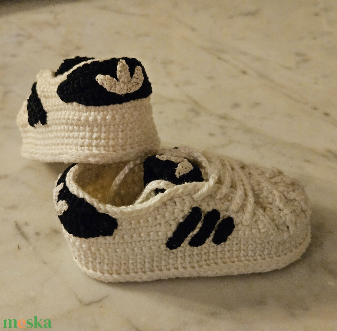 Adidas jellegű babacipő (fehér-fekete) - ruha & divat - babaruha & gyerekruha - babacipő - Meska.hu Adidas jellegű babacipő (fehér-fekete) - ruha & divat - babaruha & gyerekruha - babacipő - Meska.hu