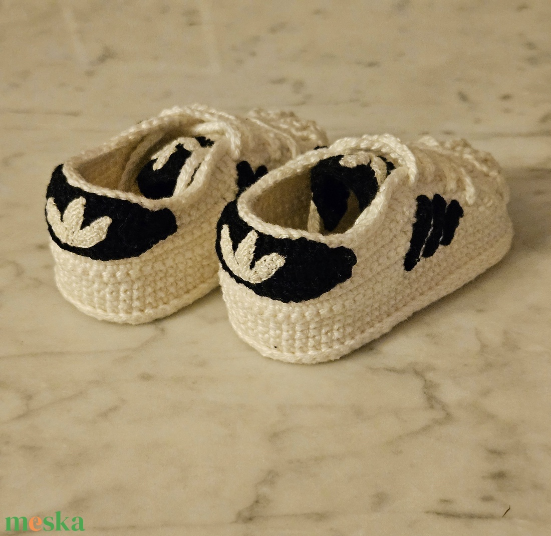 Adidas jellegű babacipő (fehér-fekete) - ruha & divat - babaruha & gyerekruha - babacipő - Meska.hu Adidas jellegű babacipő (fehér-fekete) - ruha & divat - babaruha & gyerekruha - babacipő - Meska.hu