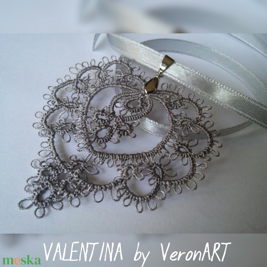 VALENTINA szürke hajócsipke szív medálos nyaklánc, horgolt -  - Meska.hu