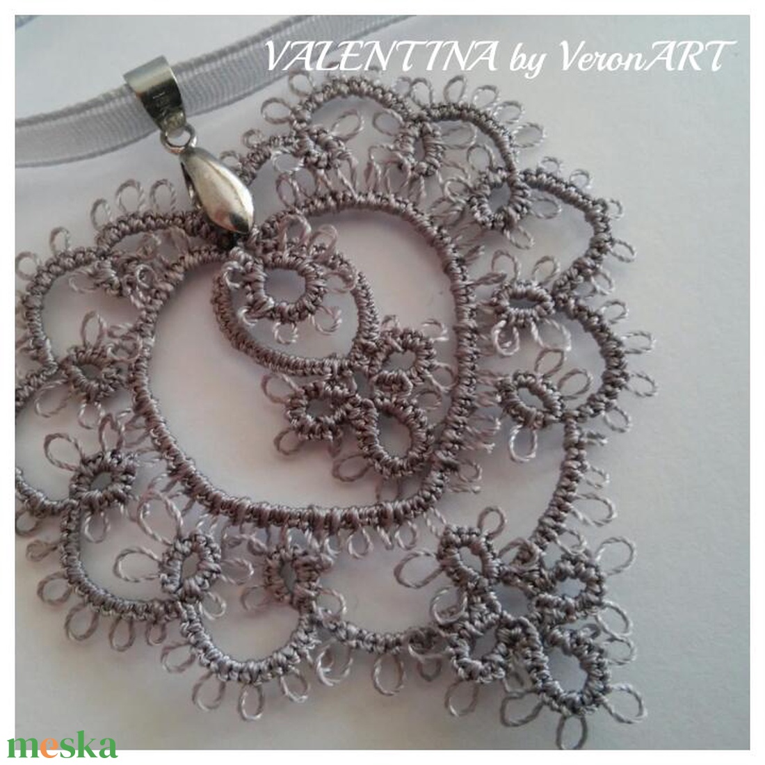VALENTINA szürke hajócsipke szív medálos nyaklánc, horgolt -  - Meska.hu