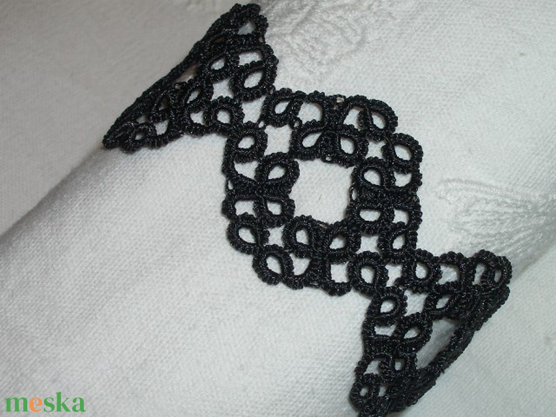 ORIGO fekete hajócsipke karkötő lila tekla gyönggyel, horgolt -  - Meska.hu ORIGO fekete hajócsipke karkötő lila tekla gyönggyel, horgolt -  - Meska.hu