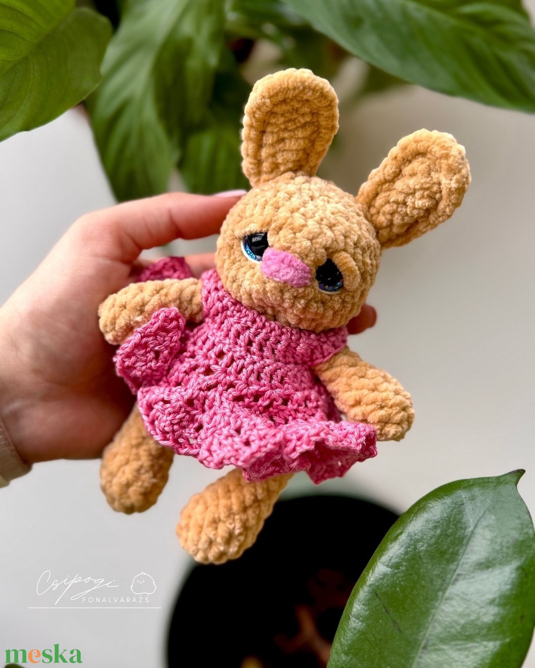 Amigurumi horgolt nyuszi fodros ruhában - játék & sport - plüssállat & játékfigura - nyuszi - Meska.hu