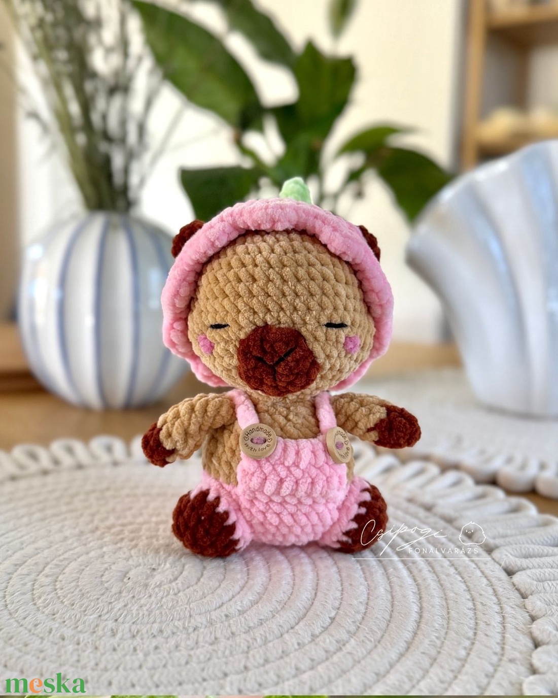 Epres sapkás capybara - játék & sport - plüssállat & játékfigura - kapibara - Meska.hu
