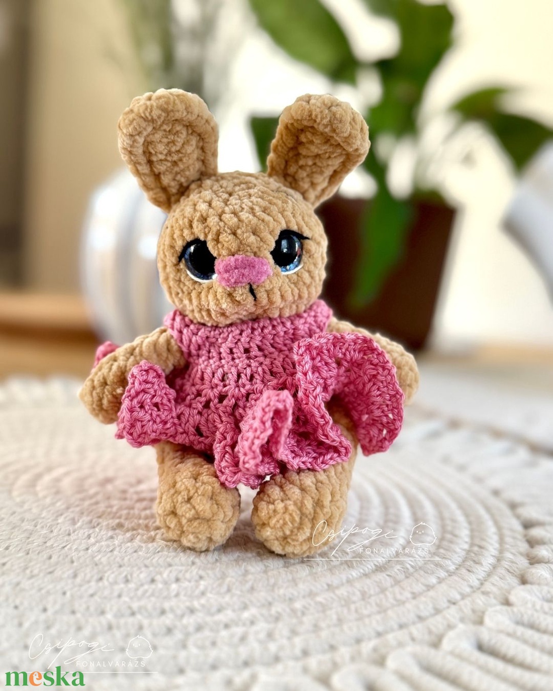 Amigurumi horgolt nyuszi fodros ruhában - játék & sport - plüssállat & játékfigura - nyuszi - Meska.hu