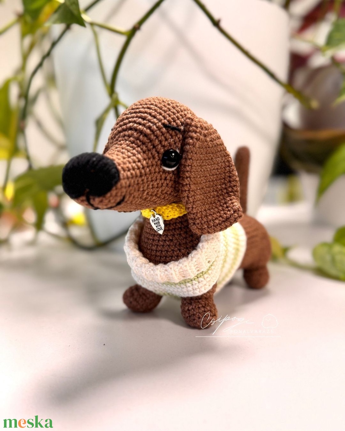 Amigurumi horgolt tacskó - játék & sport - plüssállat & játékfigura - kutya - Meska.hu