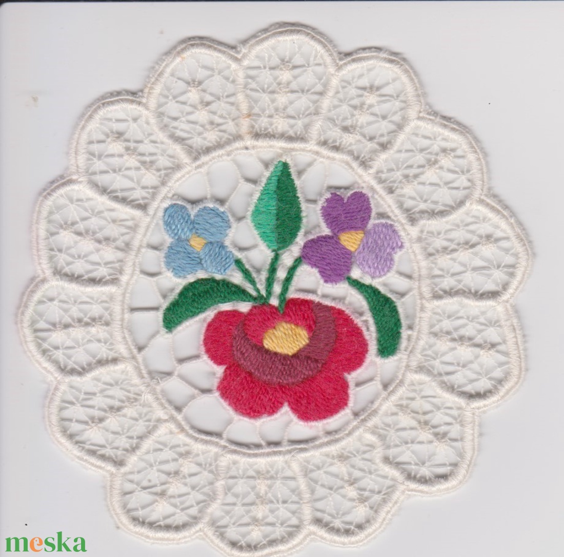 Kalocsai kis kerek terítő (vintage) - otthon & életmód - lakástextil - abrosz, terítő - díszterítő polcra, komódra - Meska.hu