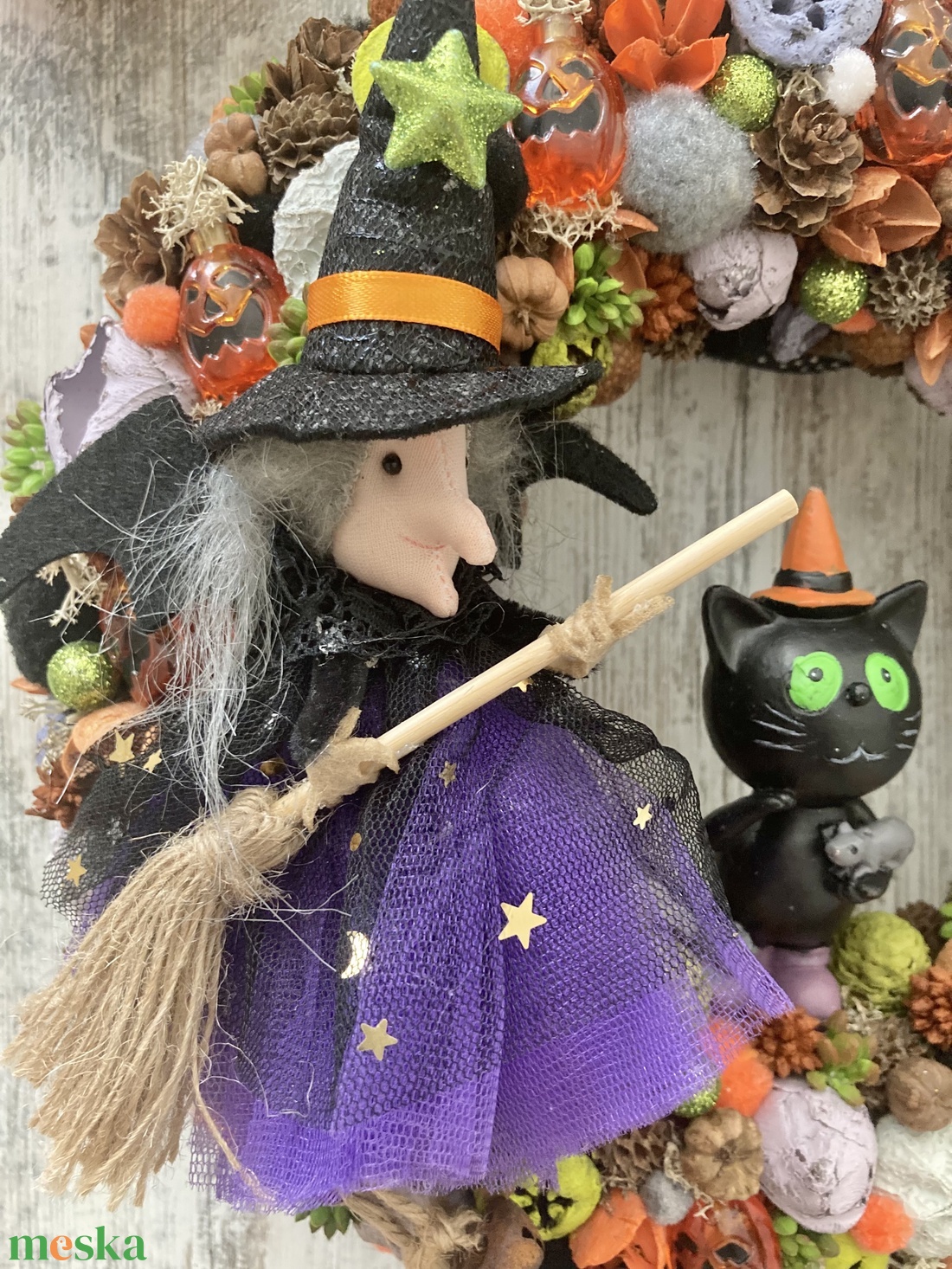 Seprűs Hilda és Kormi macska - otthon & életmód - dekoráció - halloween - halloweeni ajtódíszek és ablakdíszek - Meska.hu Seprűs Hilda és Kormi macska - otthon & életmód - dekoráció - halloween - halloweeni ajtódíszek és ablakdíszek - Meska.hu