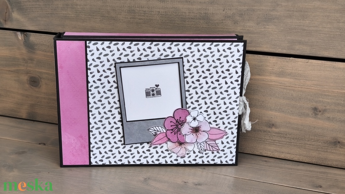 KÉSZLETEN Magenta Scrapbook Fotóalbum - otthon & életmód - papír, írószer - album & fotóalbum - Meska.hu KÉSZLETEN Magenta Scrapbook Fotóalbum - otthon & életmód - papír, írószer - album & fotóalbum - Meska.hu