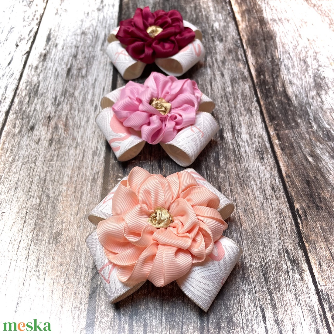 Veronika - Virágos Masni Hajdísz (1db, 3 választható szín) - ruha & divat - hajdísz & hajcsat - hajgumi - Meska.hu