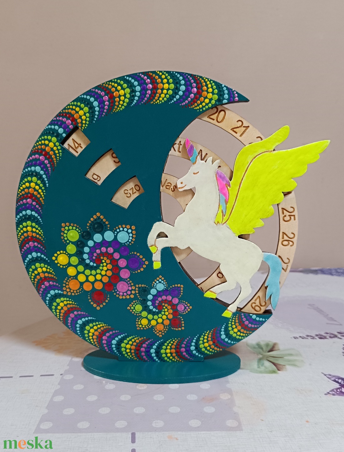 Foszforeszkáló szárnyas unikornis öröknaptár - otthon & életmód - dekoráció - fali és függő dekoráció - falinaptár & öröknaptár - Meska.hu