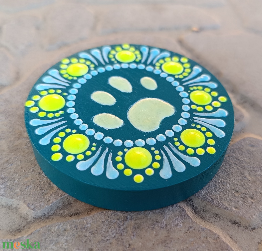 Foszforeszkáló sörnyitó és hűtőmágnes - tappancsos - otthon & életmód - konyhafelszerelés, tálalás - konyhai dekoráció - hűtőmágnes - Meska.hu