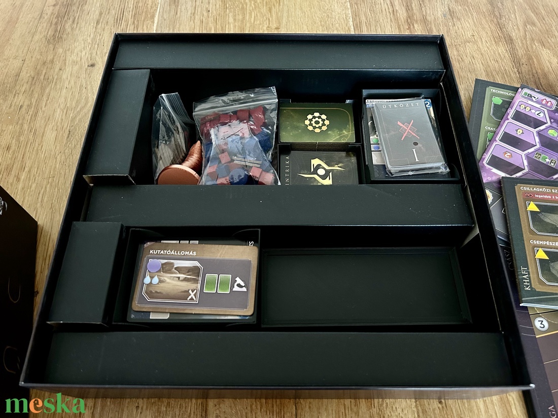 Dűne: Impérium kiegészítő - kártyatartó - játék & sport - táblajáték és kártyajáték - társasjátékok - dobókocka - Meska.hu