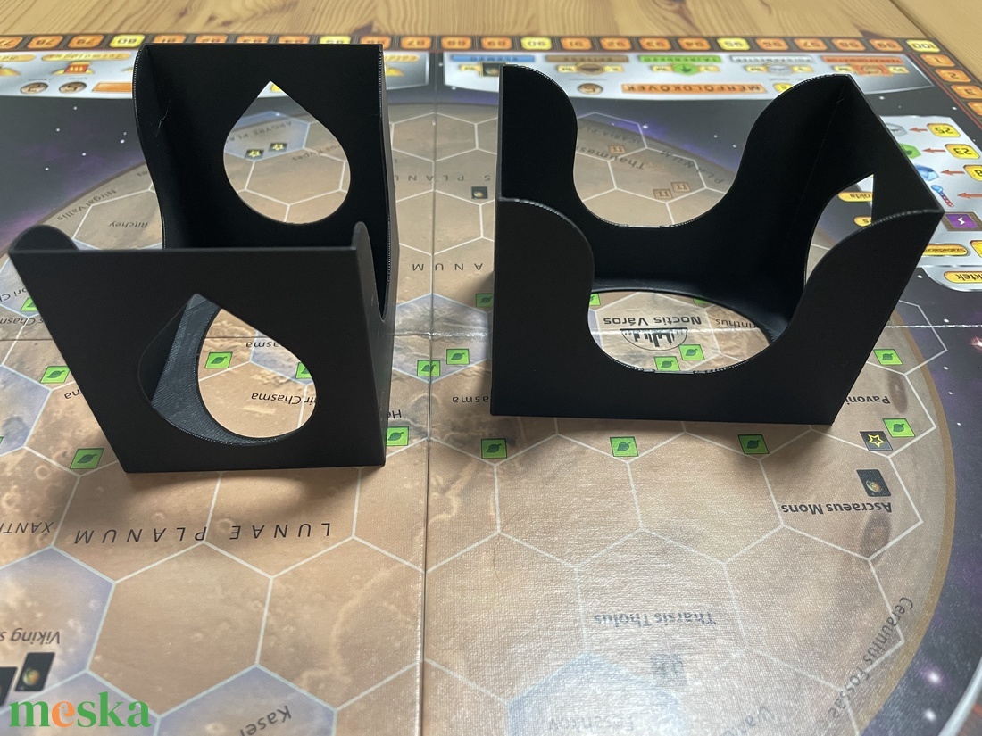 Mars terraformálása társasjáték-kiegészítő: laptartó/lapvédő (2 db) - játék & sport - táblajáték és kártyajáték - társasjátékok - dobókocka - Meska.hu