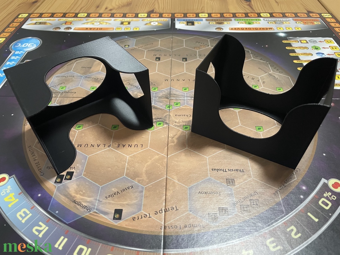 Mars terraformálása társasjáték-kiegészítő: laptartó/lapvédő (2 db) - játék & sport - táblajáték és kártyajáték - társasjátékok - dobókocka - Meska.hu