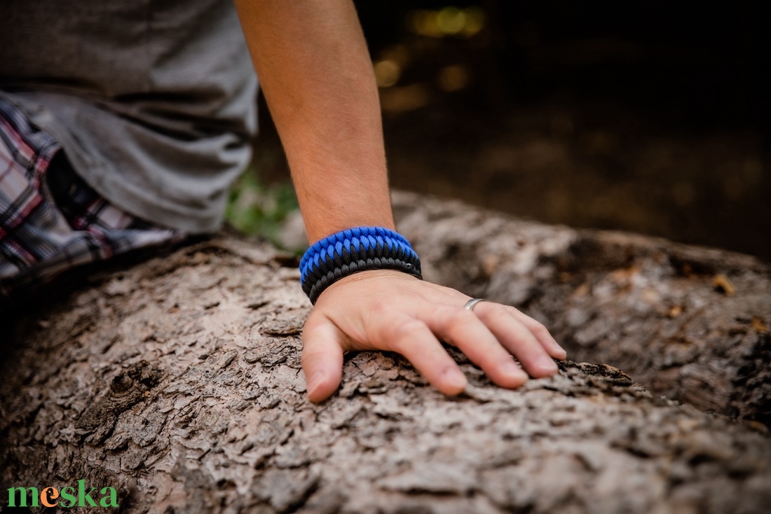 Paracord Túlélő karkötő 004 - ékszer - karkötő - széles karkötő - Meska.hu Paracord Túlélő karkötő 004 - ékszer - karkötő - széles karkötő - Meska.hu