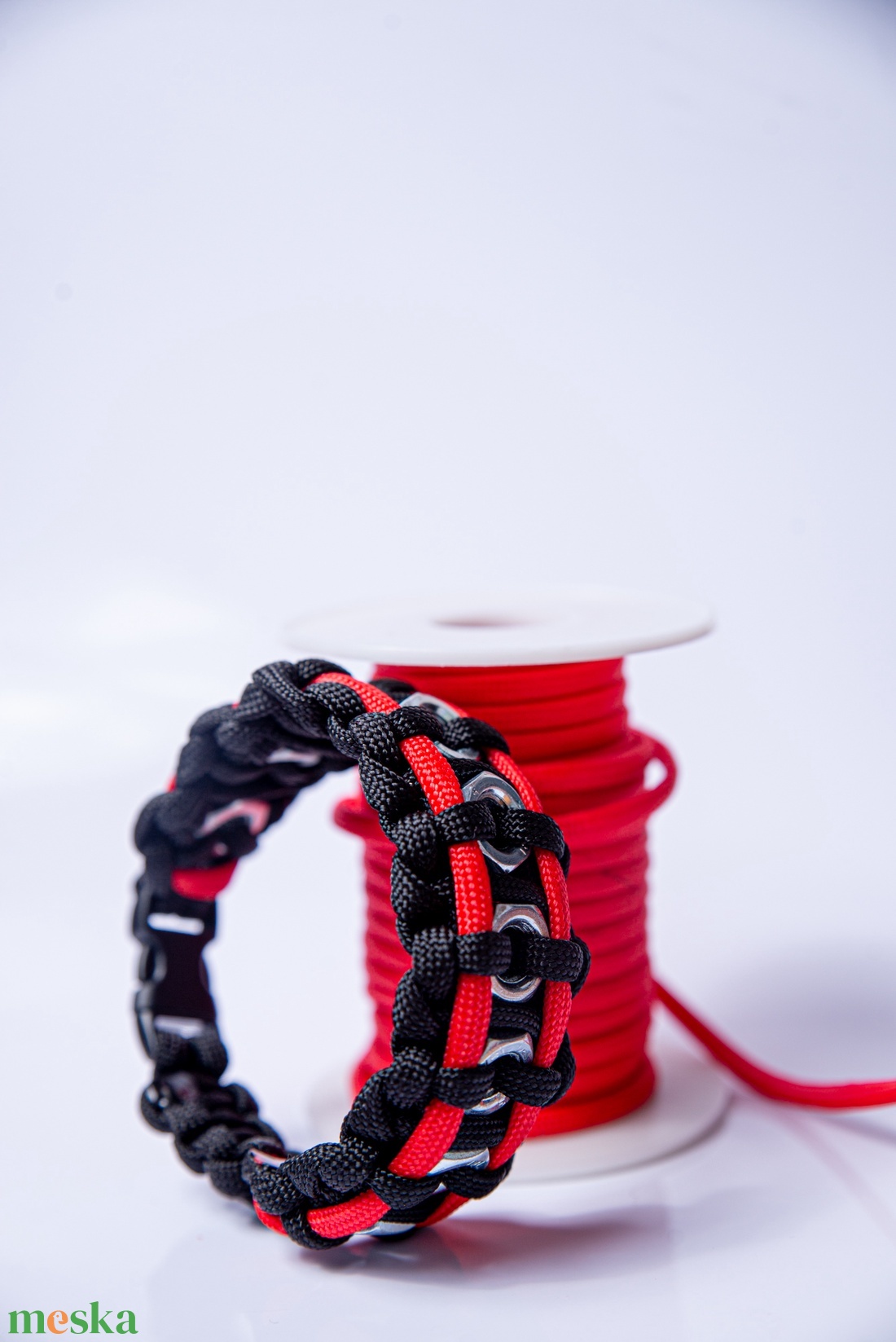 Paracord Túlélő karkötő 003 - ékszer - karkötő - széles karkötő - Meska.hu Paracord Túlélő karkötő 003 - ékszer - karkötő - széles karkötő - Meska.hu