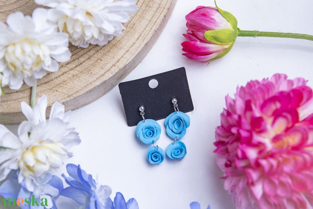 Kék lógó rózsa fülbevaló - ékszer - fülbevaló - lógó fülbevaló - Meska.hu Kék lógó rózsa fülbevaló - ékszer - fülbevaló - lógó fülbevaló - Meska.hu