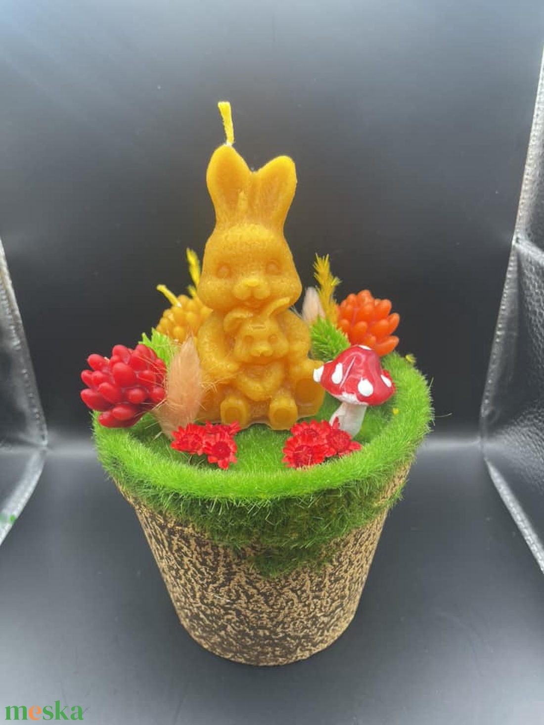 Húsvéti asztali dísz méhviasz figurával - esküvő - dekoráció - asztaldísz - Meska.hu