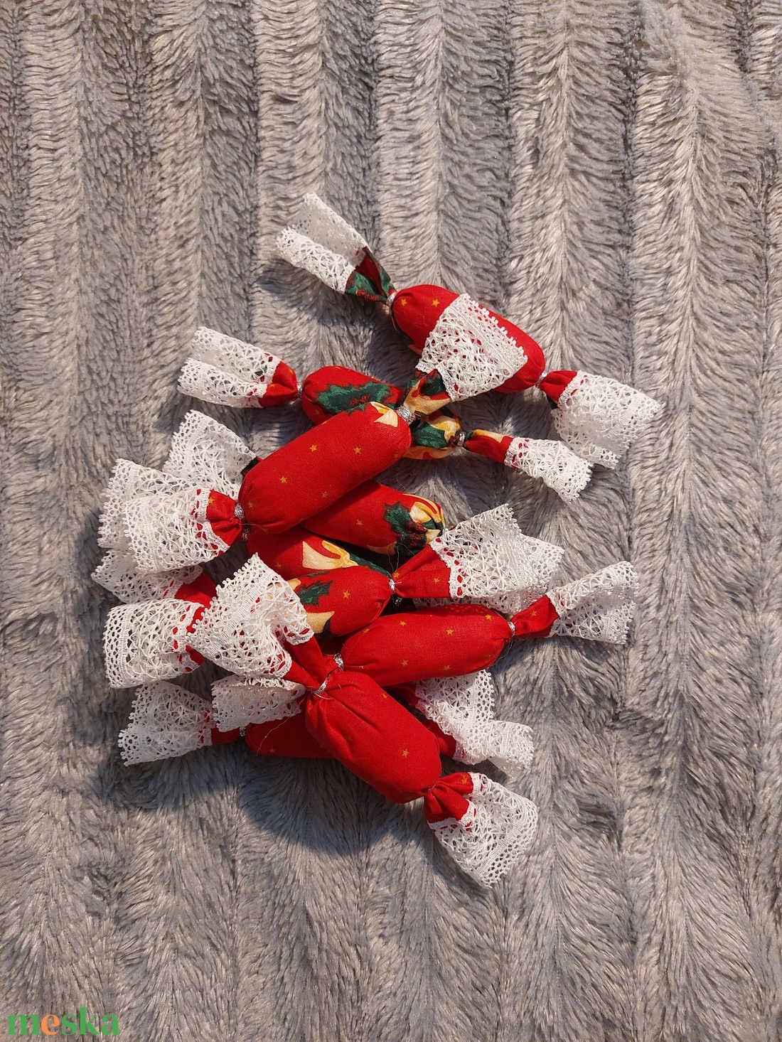 Piros, karácsonyi mintás textil szaloncukor csomag, 10 db-os, új - karácsony - karácsonyi ajándékozás - karácsonyi ajándékcsomagolás - Meska.hu