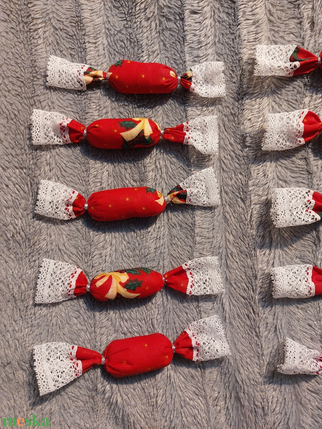 Piros, karácsonyi mintás textil szaloncukor csomag, 10 db-os, új - karácsony - karácsonyi ajándékozás - karácsonyi ajándékcsomagolás - Meska.hu