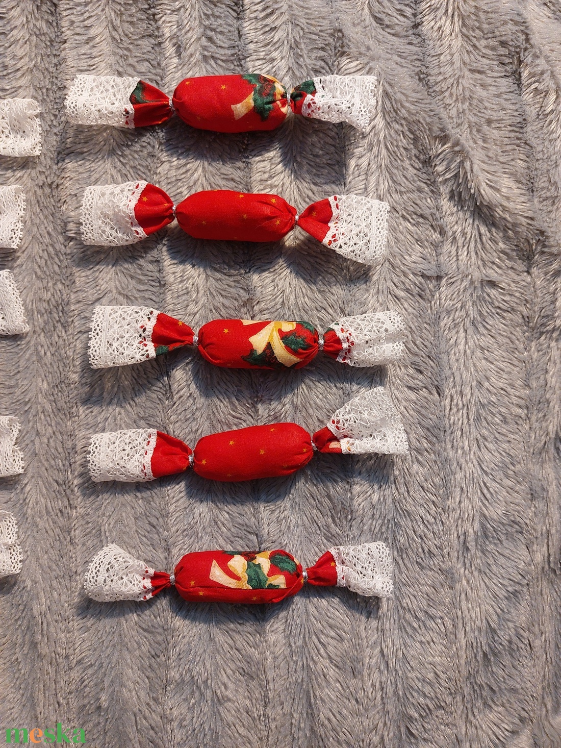 Piros, karácsonyi mintás textil szaloncukor csomag, 10 db-os, új - karácsony - karácsonyi ajándékozás - karácsonyi ajándékcsomagolás - Meska.hu