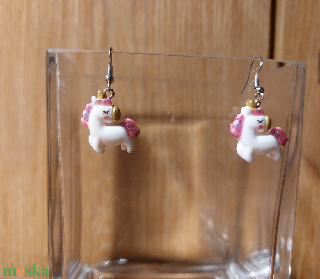Csillámos cuki unikornis fülbevaló, ajándék, köszönőajándék, új - ékszer - fülbevaló - lógó fülbevaló - Meska.hu