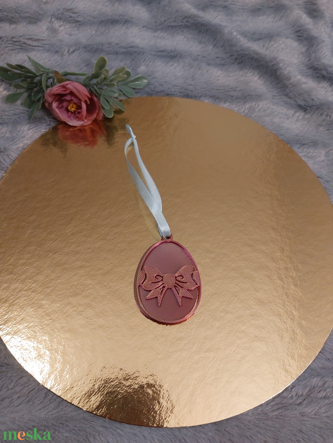 Színjátszó húsvéti tojás dísz � rózsaszín-arany dekoráció szalaggal - otthon & életmód - dekoráció - húsvéti asztaldíszek - Meska.hu