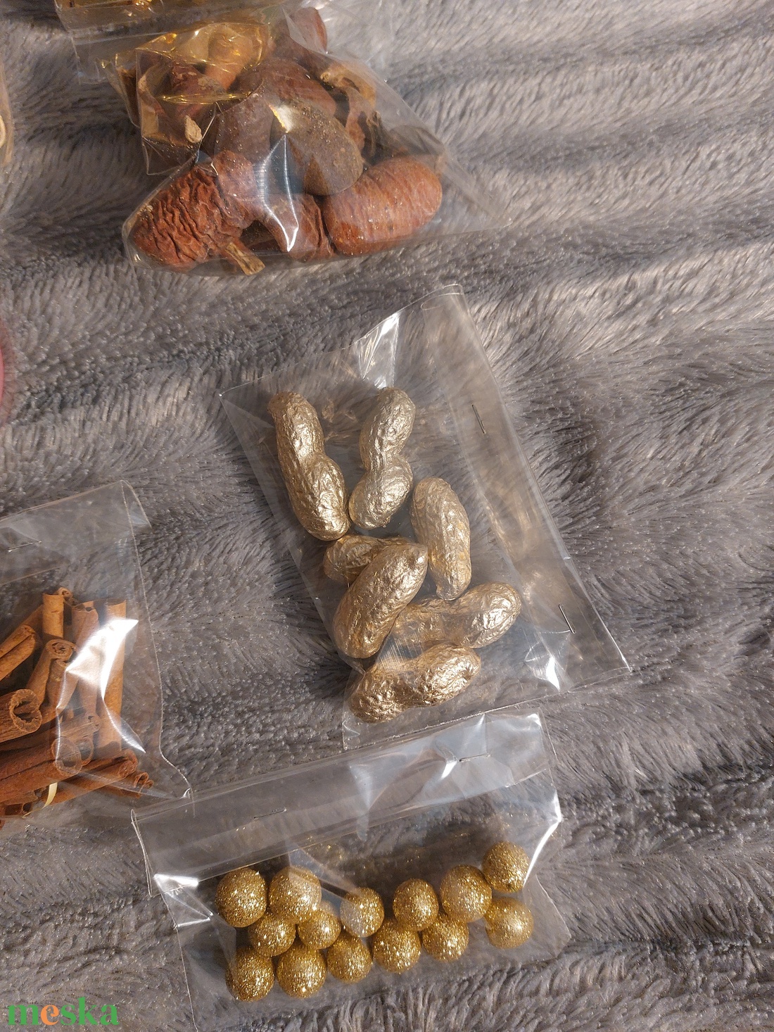 Nagy dekorációs, kreatív csomag, mohás koszorúval, díszekkel - kellékek & szerszámok - dekorációs kellékek - koszorú, koszorúalap - Meska.hu